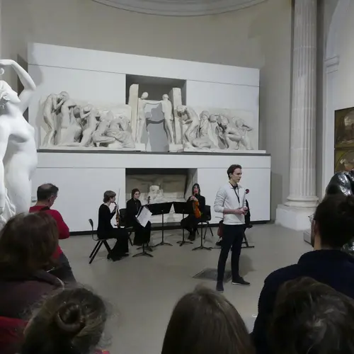 Erwan Presenting Elegie
